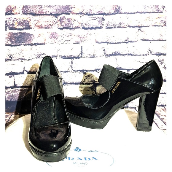 Prada Shoes - 🎉Host Pick🎉PRADA black patent leather pumps 7.5